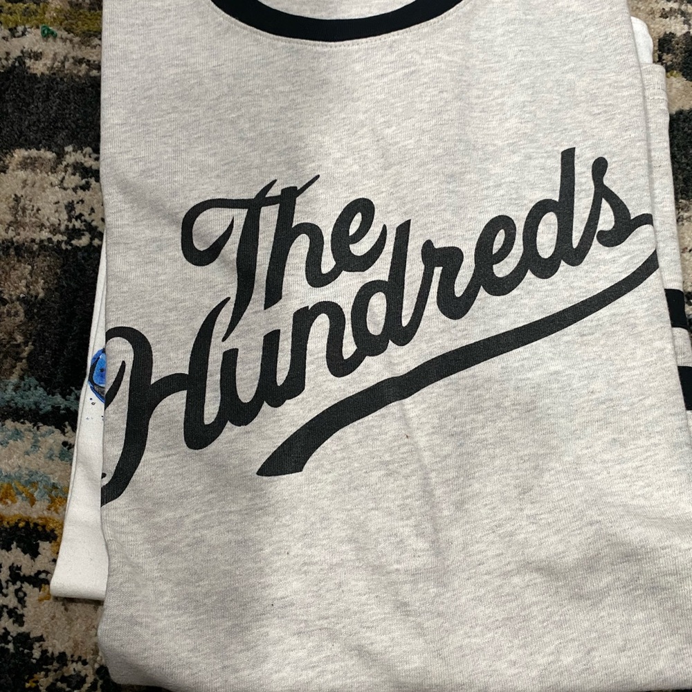 Hundreds gray tshirt size 1x never worn.